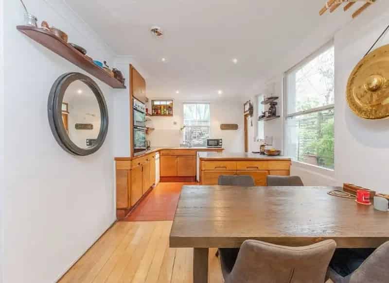 Four Bedroom Mid Terraced House North Kensington