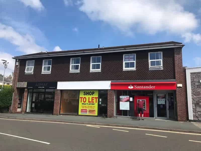 Ground Floor Retail Unit 1292 sq ft 2 Parking Spaces