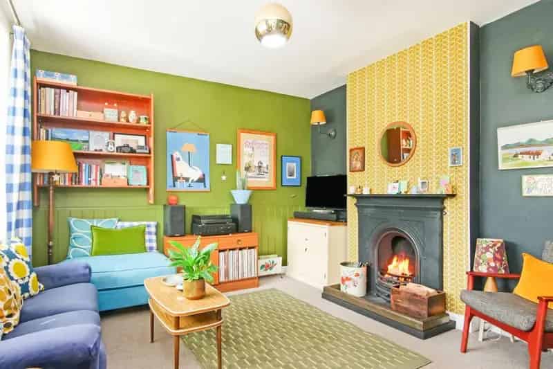 3 bedroom House
 For Sale 
Total Size: 832 SQ FT