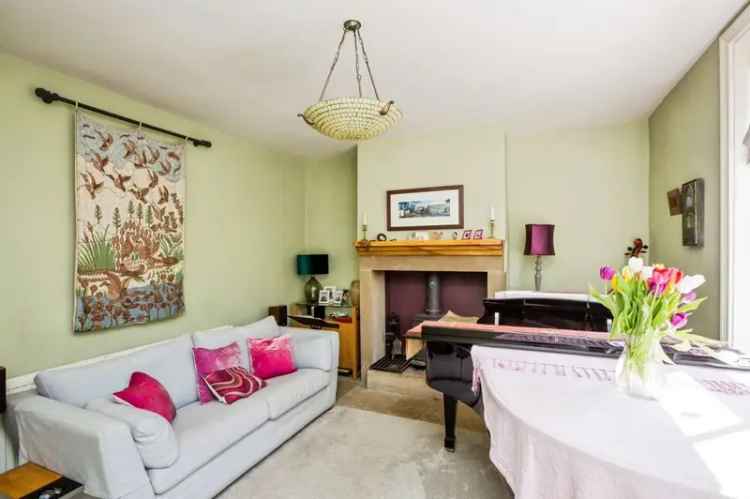 4 Bedroom Semi Detached House Halifax HX2