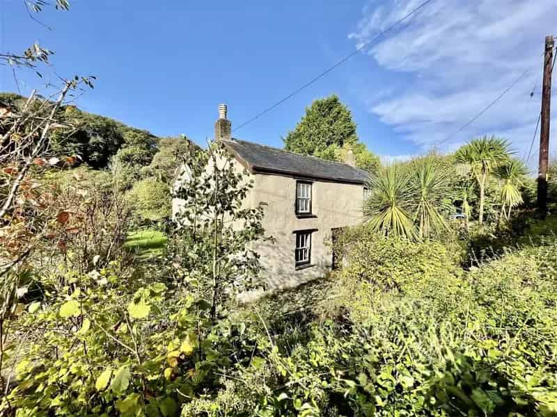 3 Bedroom Detached Cottage on 4.5 Acres with Stables