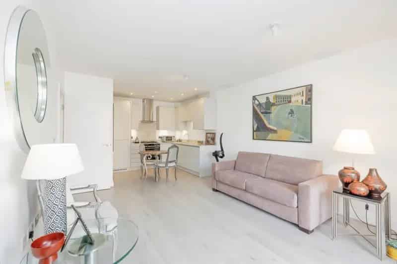 Newly Built 2-Bed Apartment with Balcony and Allocated Parking