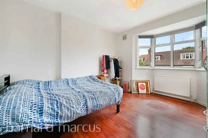 Spacious 4-Bedroom House in Tooting Near Stations