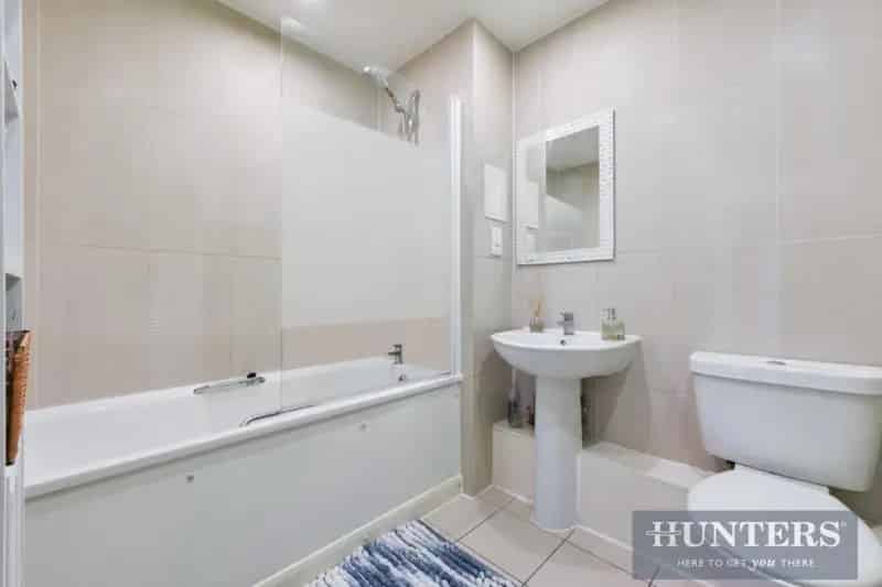 2 Bed Flat for Sale Great West Quarter