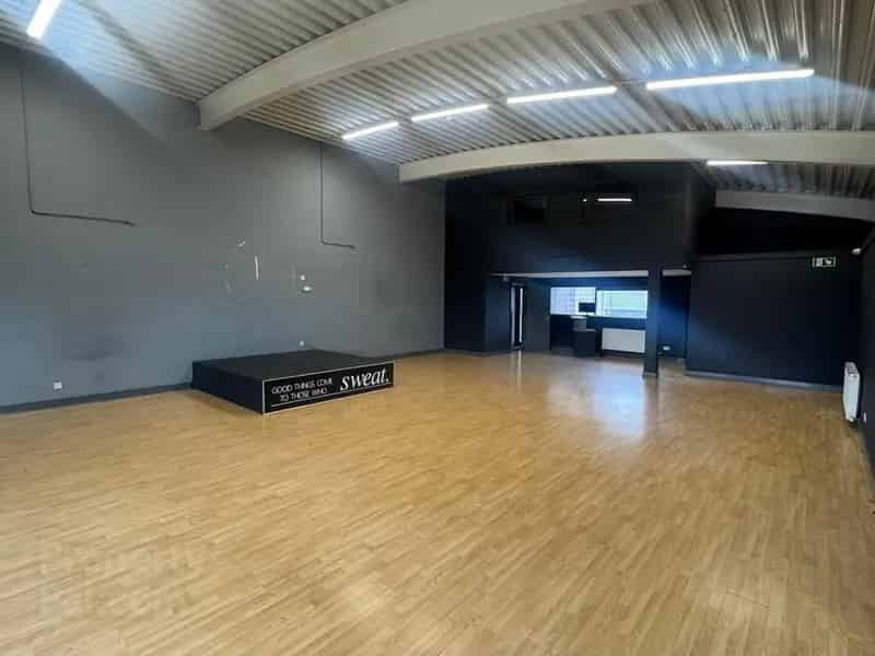 1884 sq ft Studio Unit Central Park Mallusk 24 Hour Security M2 Access