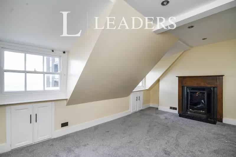 2 Bedroom Flat to Rent