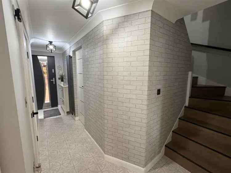 3 Bedroom Semi-Detached House for Sale Westwood Park