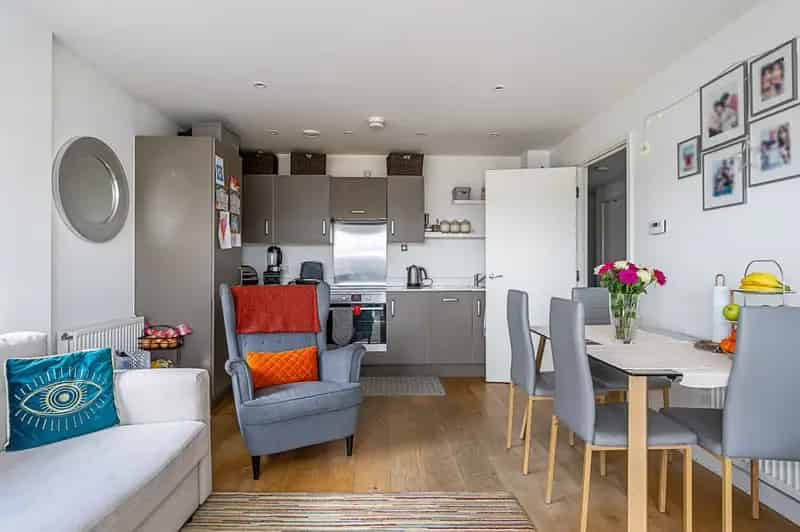 2 Bedroom Flat for Sale in Brentford