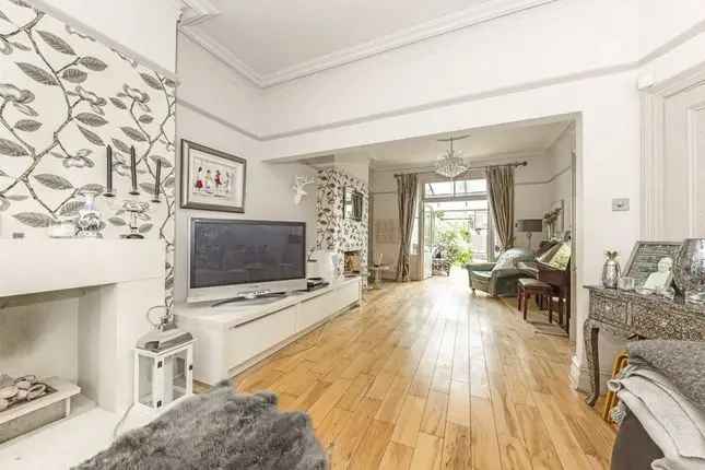 5 Bedroom Family Home For Sale in London