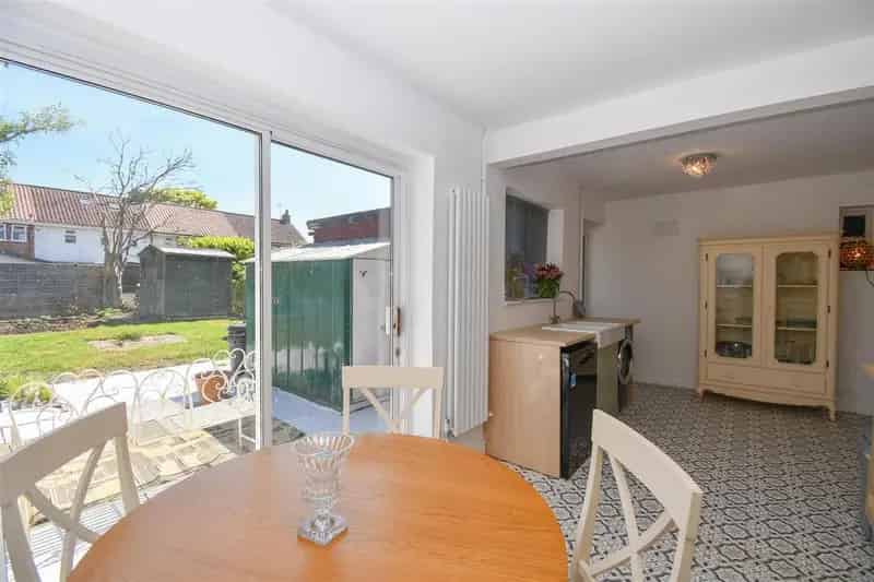 3 Bedroom End Terrace House For Sale