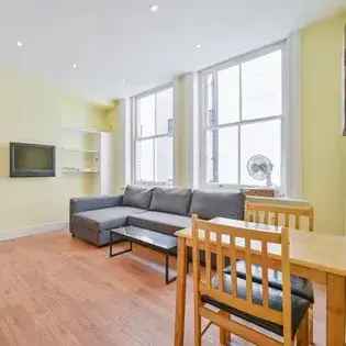 1-Bed Flat St James's London 78m²