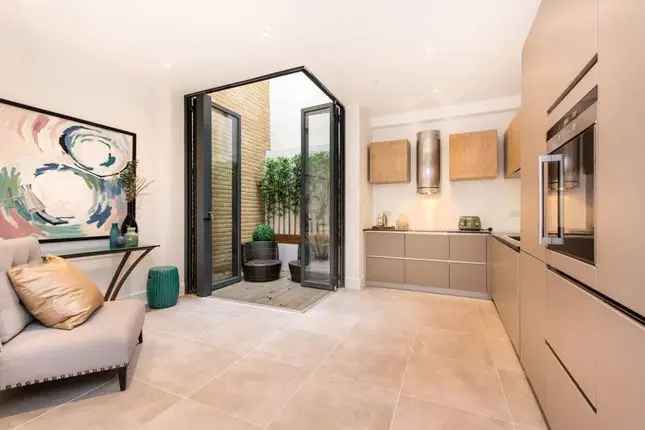 3 Bedroom House for Sale in Marylebone London NW8