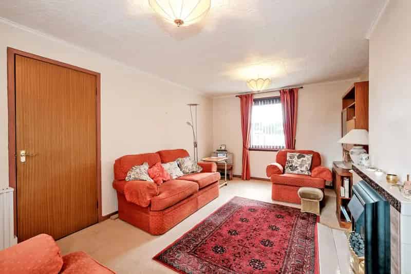 3 Bedroom Semi-Detached House in Dyce Aberdeen