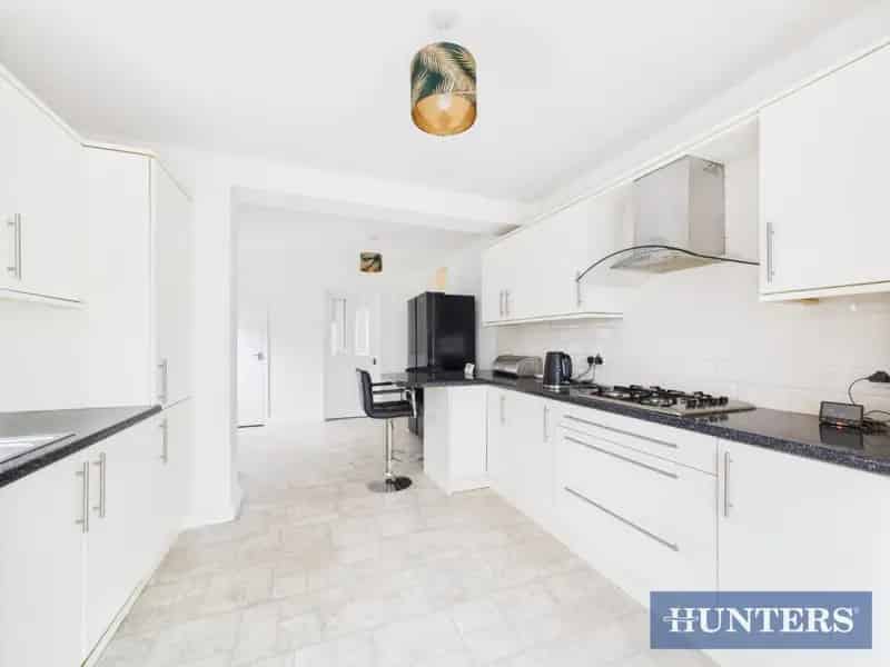 3 Bedroom End Terrace House Beverley