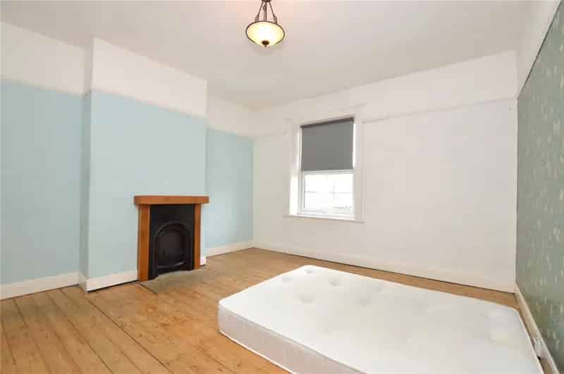 3 Bed Mid Terrace House Pudsey Central Location