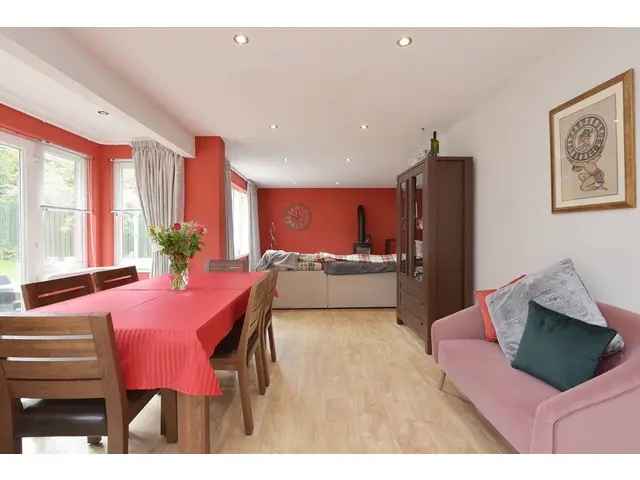 5 Bedroom Detached House for Sale in Bonnyrigg