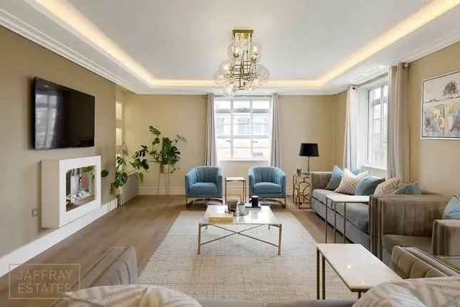4 Bedroom Flat for Sale in Marylebone, London