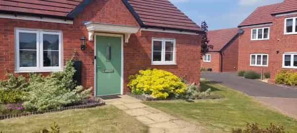 2 Bed Bungalow Near Town - 5 Years Old - Age 40+
