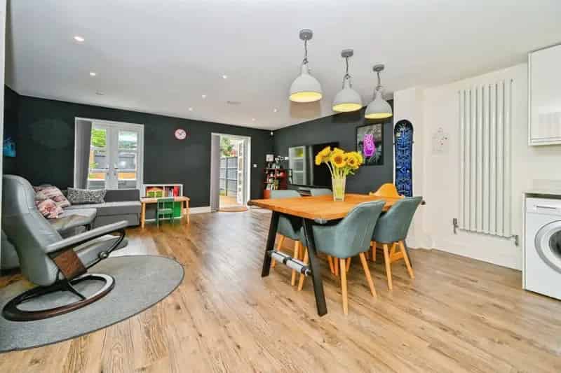 Four Bedroom Canalside Family Home