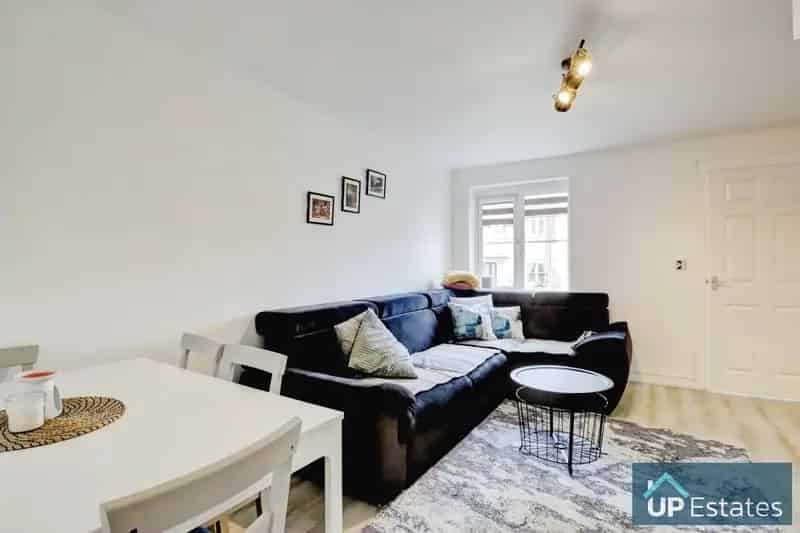 3 Bedroom Terraced House to Rent - Modern Style - 2 Parking Spaces