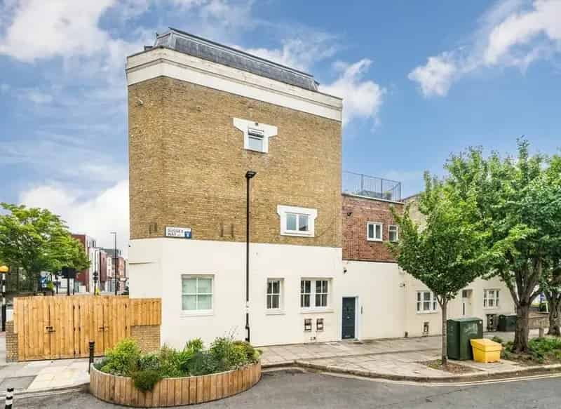 Spacious First Floor Flat near Holloway Road and Archway