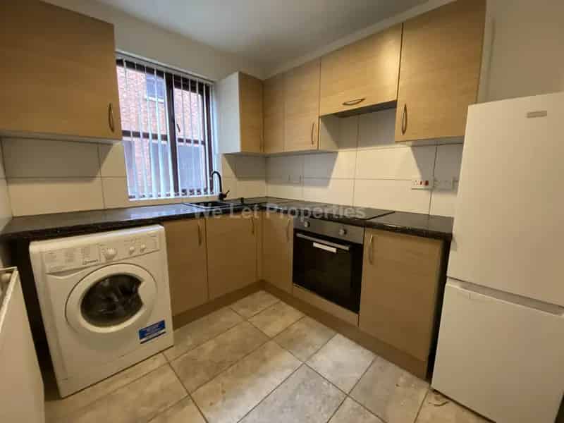 2 Bedroom Apartment Ardwick Furnished Parking