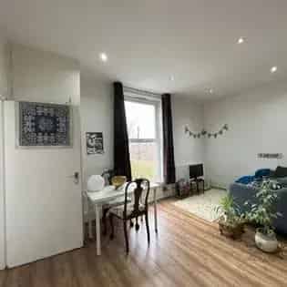 1 Room Flat 37m Manchester Available August 2025