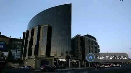 2 Bedroom 2 Bathroom Flat with Parking Available May 4 2025