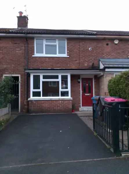 2 Bed House Near Schools  - Bolton Manchester Commute