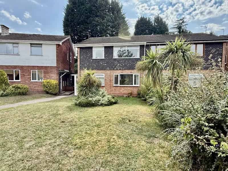 2 Bedroom Maisonette House to Rent