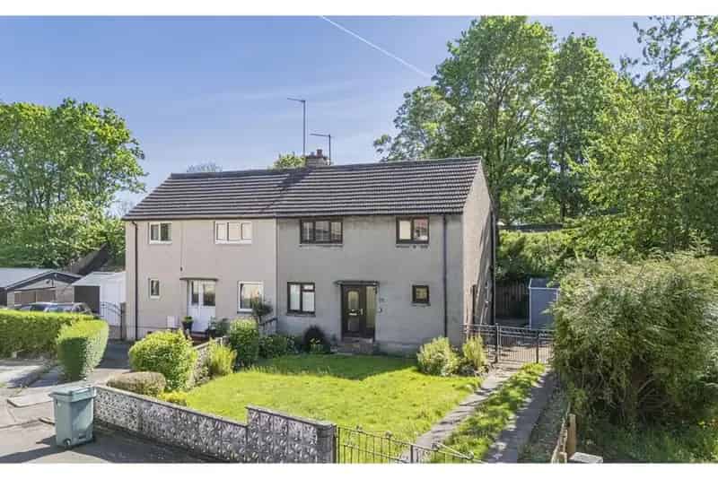 4 Bed Semi-Detached House - Modernisation Required