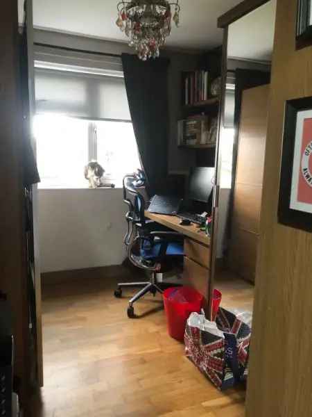 Flat For Rent in Southend-on-Sea, England