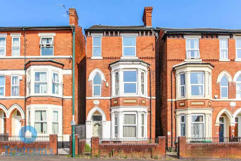 5 Bedroom Detached House for Students Near NTU