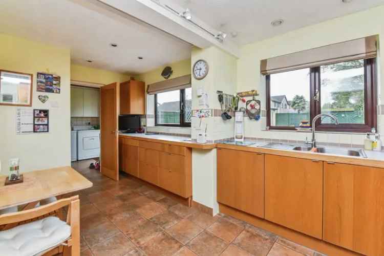 Family Home in Frome with Four Bedrooms and Landscaped Garden