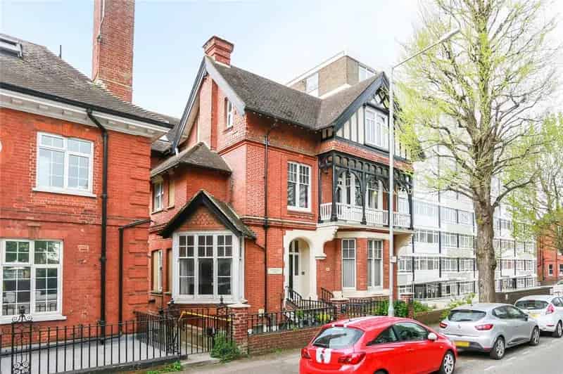 2 Bedroom Flat to Rent in Hove