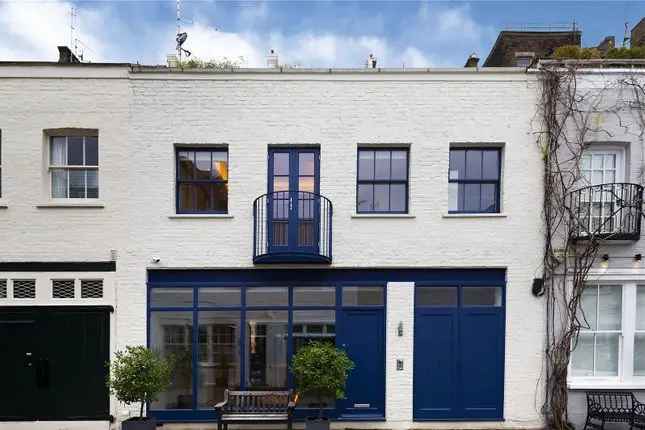 Mews House for Sale in Queens Gate Mews London SW7