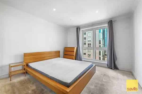 1 Bedroom Apartment Riverside Development Blackwall London