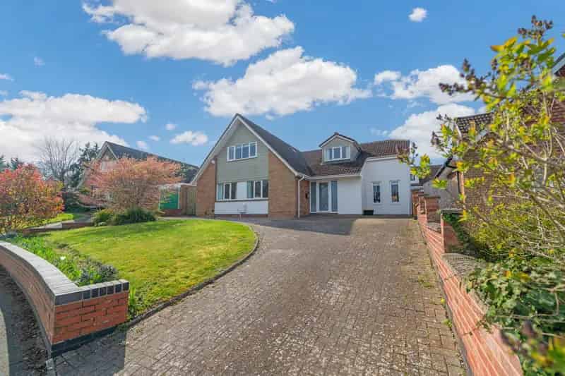 5 Bedroom Detached House with Annexe