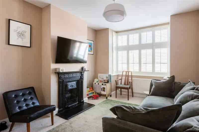 2 Bedroom House for Sale Near Brighton City Centre