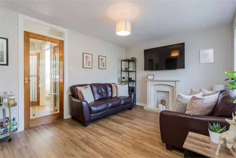 1 Bed Flat Paisley Castle Gait Development