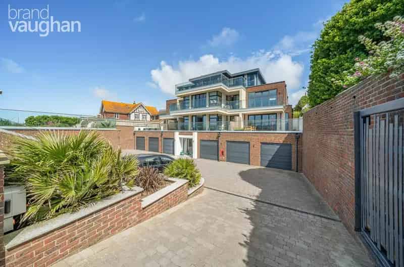 Stunning Sea View 2-Bedroom Apartment Rottingdean