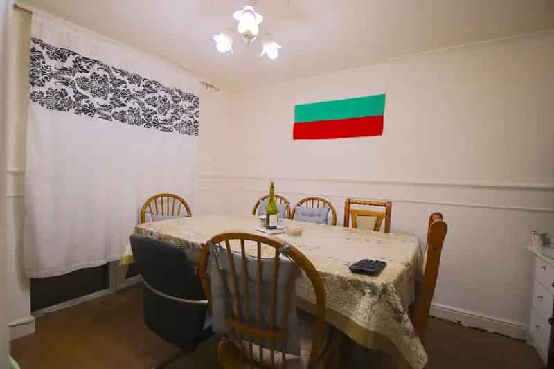 5 Bedroom House Canning Town - Large Garden 3 Car Driveway
