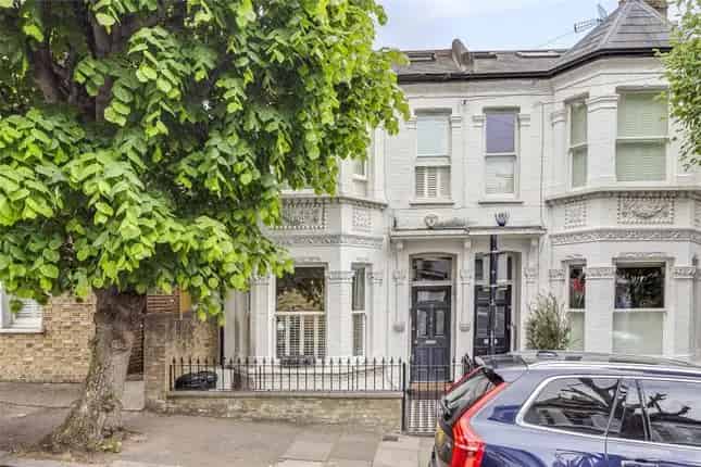 Four Bedroom Terraced House for Sale Bramfield Road SW11