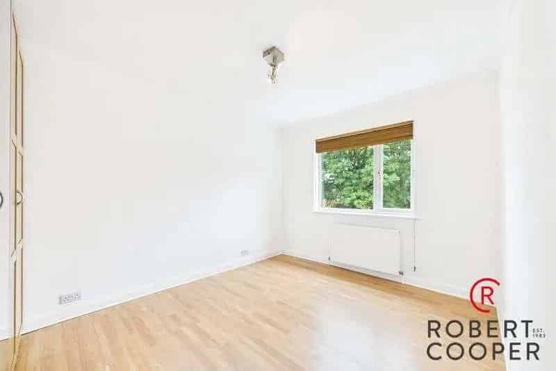 2 Bed Top Floor Maisonette South Ruislip