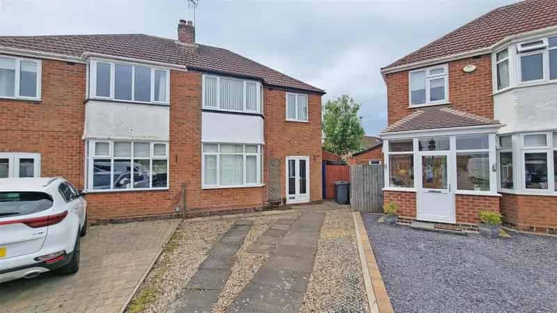 3 Bedroom Semi Detached House For Sale Near Hollywood