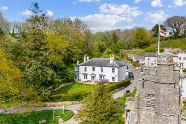 Georgian Period Property with Pool and Annexe