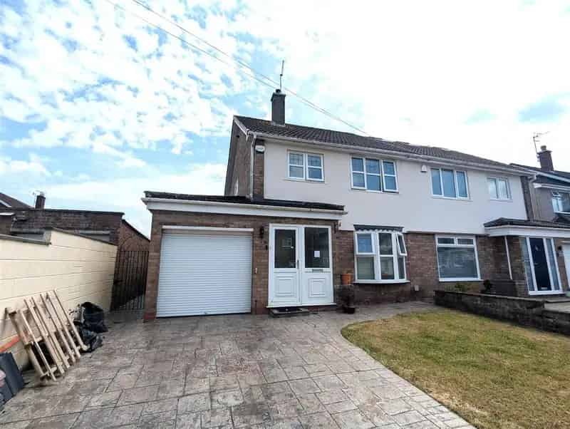 3 Bedroom Semi-Detached House for Sale