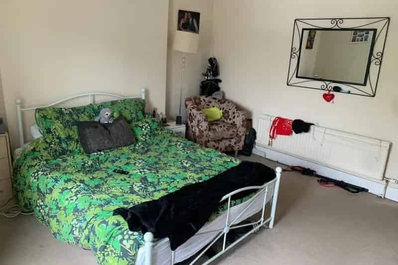 Spacious 2 Bedroom Apartment in Pontyclun