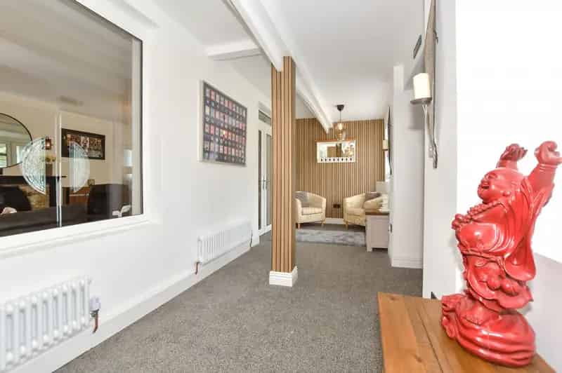 4-Bedroom Detached House with Annexe - Westbrook