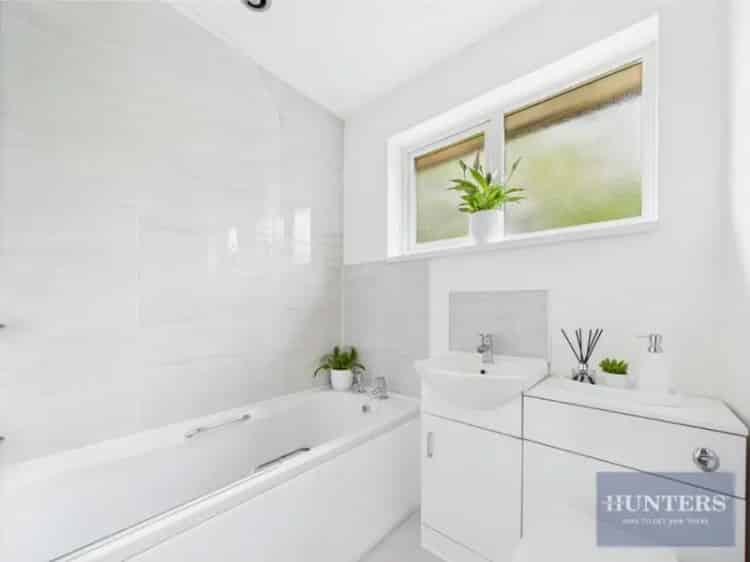 1 Bed House for Sale - Fully Refurbished